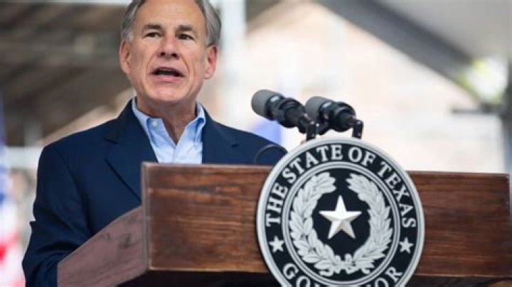 Beto O’Rourke Crashes Texas Gov. Abbott Press Conference On School Massacre: ‘This Is On You’