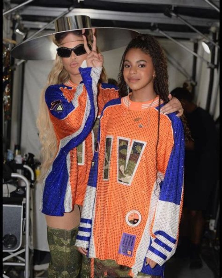 Beyonce & Blue Ivy, 8, Twin In Matching Ivy Park Outfits On Shopping Date — Pic