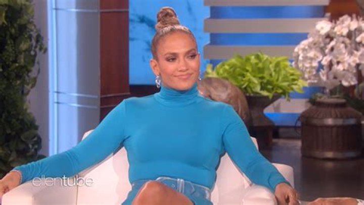 Flashes Her Spanx On ‘Ellen’ – Hollywood Life