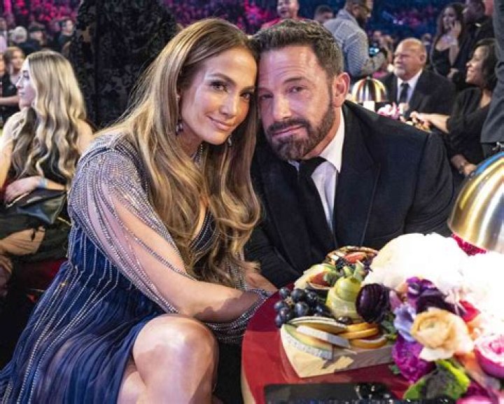 Jennifer Lopez Eats ‘Whatever She Wants’ & Stays Fit, Says Ben Affleck – Hollywood Life
