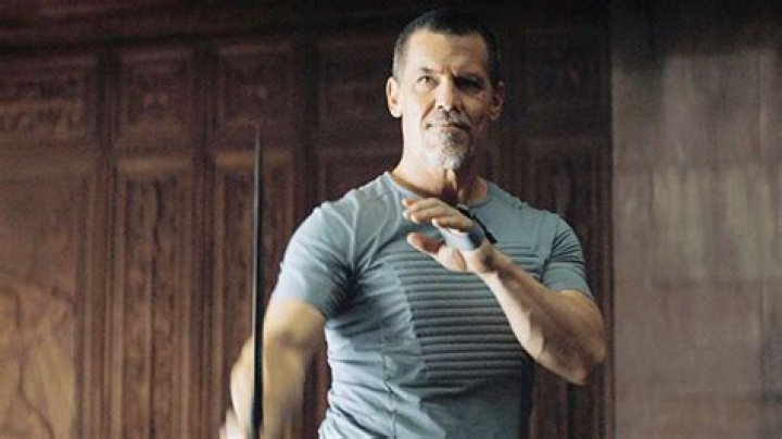 Josh Brolin Works Out Shirtless & Takes Ice Bath For ‘Dune 2’ Prep – Hollywood Life