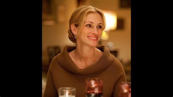 Julia Roberts: Awkward Newspaper Error Claims Actress’ ‘Holes’ Have Gotten Better With Age