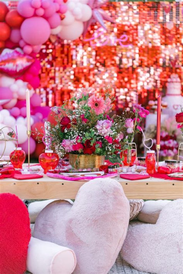 Kourtney & Kim Kardashian Host ‘Valentine’s Party for Our Girls’ With Epic Love-Themed Treats: Photos