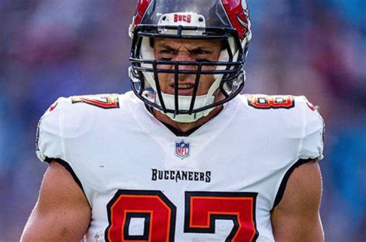 Rob Gronkowski Announces Retirement From The NFL – Hollywood Life