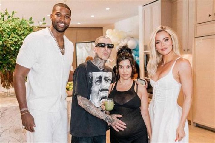 Travis Barker Posts Message To Kourtney Kardashian After ‘KUWTK’ – Hollywood Life